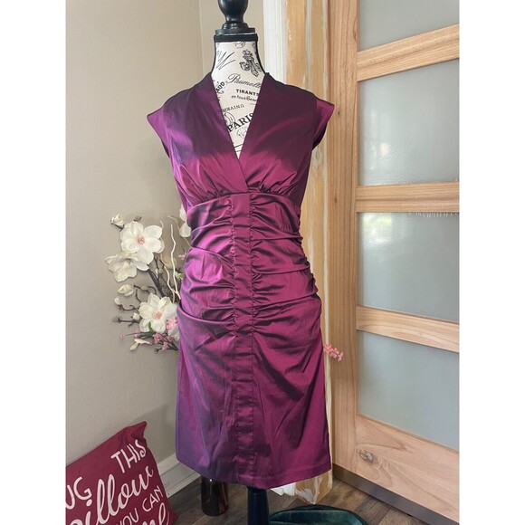 Frank Lyman Evening Dress Size 8 Purple Satin Ruched Knee Length midi - Picture 1 of 10